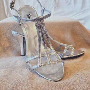 Size 7.5 Silver heels